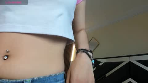 Snapshot of ambaross chatting on March 3, 2026, 12:33 pm Ambar Ross online show from March 3, 2026, 12:33 pm