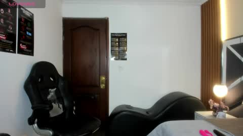 Ambar Ross online show from April 21, 2026, 2:12 pm