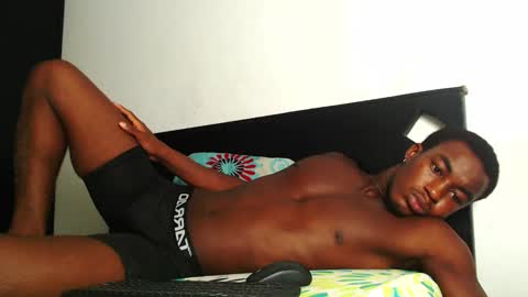 ambartxsex online show from October 8, 2025, 4:15 pm