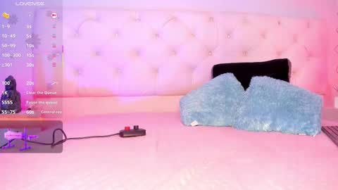  Amber  online show from September 19, 2025, 8:42 pm