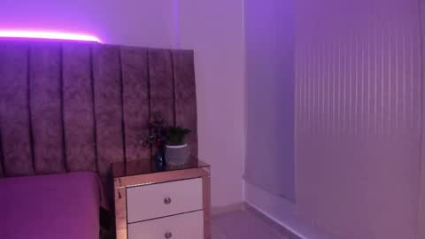  Amber  online show from April 21, 2026, 12:33 pm