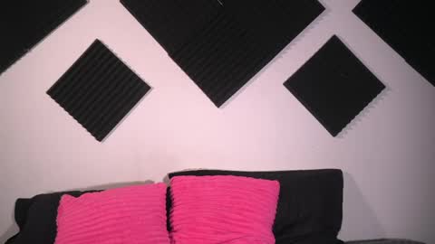 Amber online show from April 23, 2026, 1:51 am