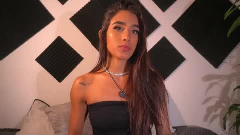 Snapshot of ambeer_rousess chatting on May 27, 2026, 12:40 am Amber online show from May 27, 2026, 12:40 am
