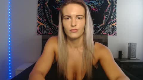 Amber online show from October 6, 2025, 1:52 pm