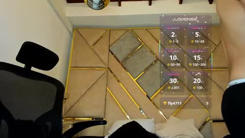 Amber  online show from October 5, 2025, 3:21 pm