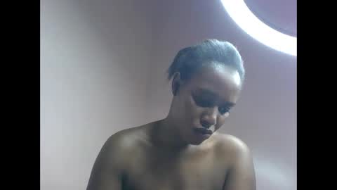 amber_cutie2 online show from April 21, 2026, 2:26 am