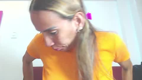 Amber Moore online show from May 26, 2026, 5:42 pm