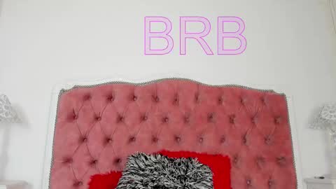 julieta  online show from September 13, 2025, 12:16 pm