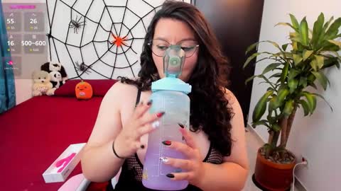 Snapshot of amber_sexy14 chatting on October 25, 2025, 4:09 am amber_sexy14 online show from October 25, 2025, 4:09 am