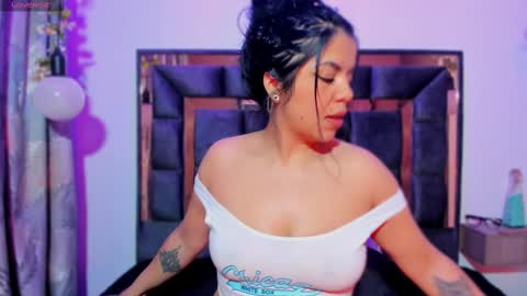 Amber  online show from September 26, 2025, 1:42 am