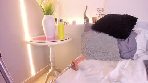 Amber online show from December 17, 2024, 3:17 am