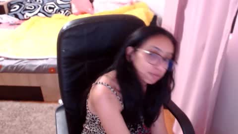 amberfox735 online show from November 25, 2025, 7:52 am