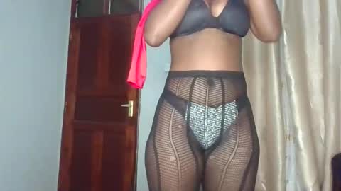 Snapshot of amberheat chatting on May 17, 2026, 7:21 pm CAMI online show from May 17, 2026, 7:21 pm