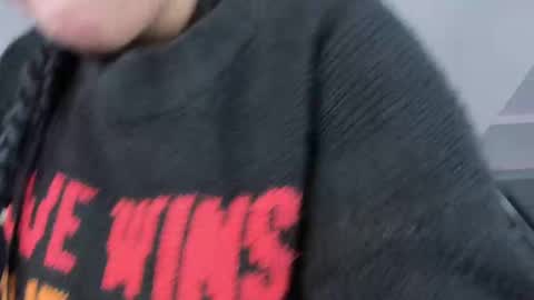 Amber  online show from October 12, 2025, 11:42 am