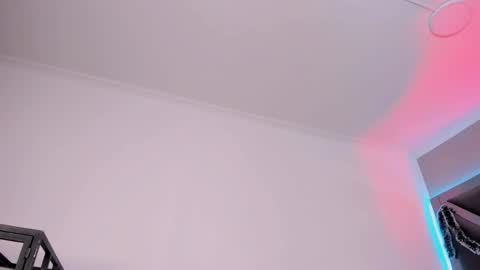 Amber  online show from December 19, 2025, 11:28 am