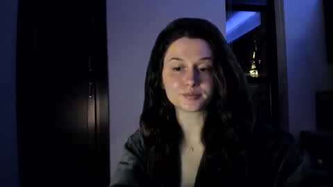 amberkinsley online show from December 15, 2024, 7:46 am