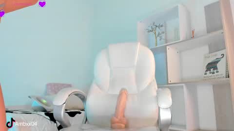 Amber online show from September 12, 2025, 7:36 pm