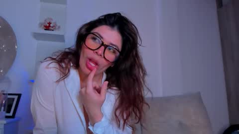 Snapshot of amberredzee chatting on November 16, 2025, 12:05 am Amber Redzee online show from November 16, 2025, 12:05 am