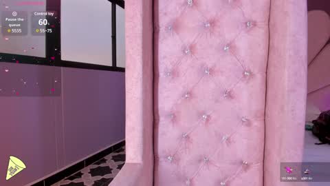 Amber Ferreira online show from December 5, 2024, 11:27 am