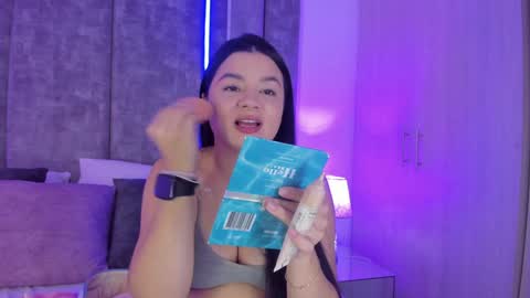 Amber Ferreira online show from December 18, 2024, 5:10 pm