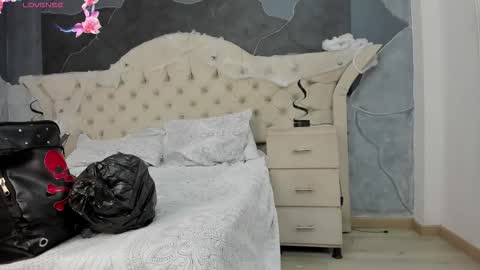 Snapshot of amberrgrey_ chatting on October 12, 2025, 12:48 pm Amber Grey online show from October 12, 2025, 12:48 pm