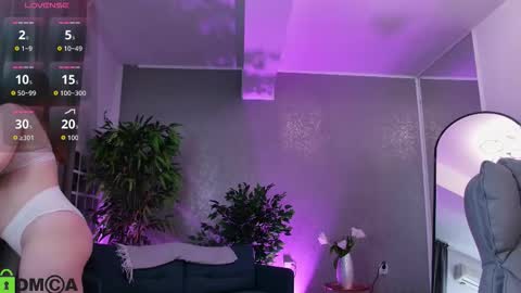 AmberRosewood online show from December 3, 2025, 4:53 am