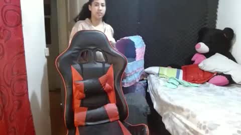 ambersweettie198098 online show from May 23, 2026, 3:05 pm
