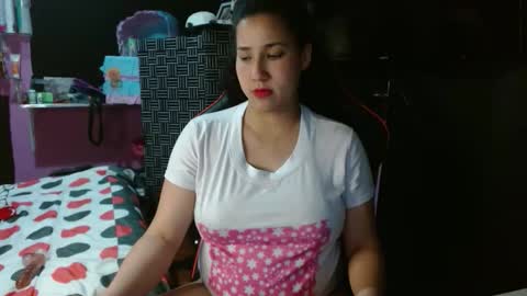 ambersweettie198098 online show from June 8, 2026, 5:08 am