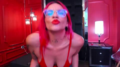 Amber online show from October 20, 2025, 7:03 pm