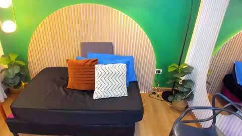 Amber online show from October 31, 2025, 11:44 am