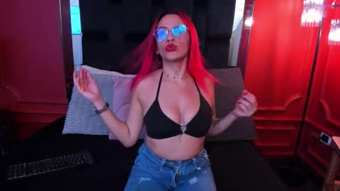 Amber online show from November 17, 2025, 5:08 pm