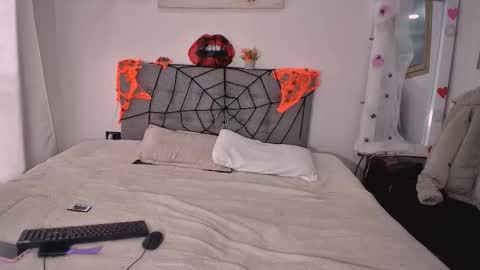 Amber  online show from October 13, 2025, 7:14 pm