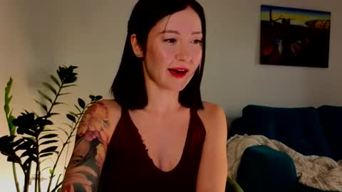 Snapshot of ambientmoon chatting on January 12, 2026, 2:00 pm Moon inst 4mbientmoon online show from January 12, 2026, 2:00 pm