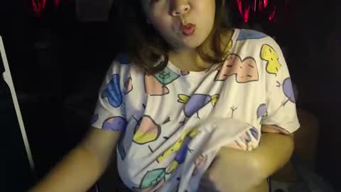 Marie online show from December 28, 2024, 4:52 pm