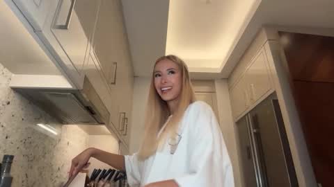 Snapshot of ambrefleur chatting on March 6, 2026, 4:09 am Ambre online show from March 6, 2026, 4:09 am