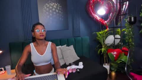 Amelia Adams online show from February 20, 2025, 12:04 pm