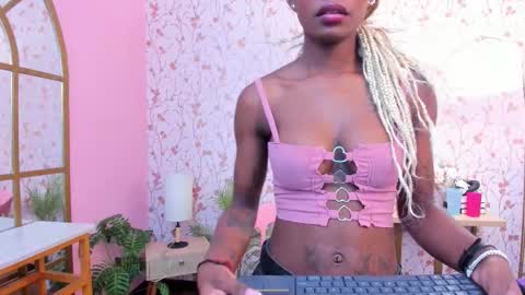 Amelia Adams online show from September 18, 2025, 7:05 pm