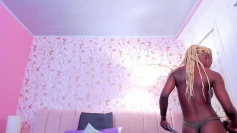 Amelia Adams online show from October 8, 2025, 7:44 pm