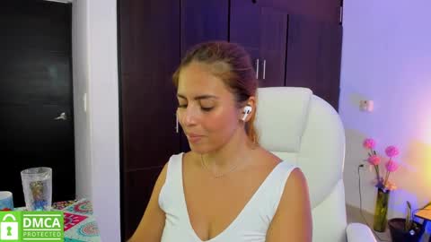 AMELIA online show from January 7, 2025, 7:38 pm