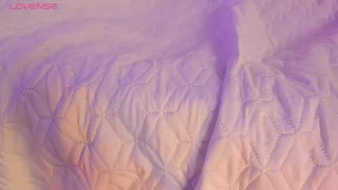  Amelia  online show from April 16, 2026, 9:39 pm