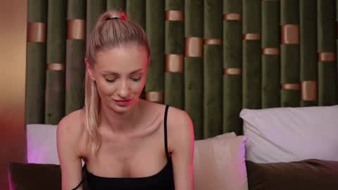 Amelia online show from December 4, 2024, 9:51 am