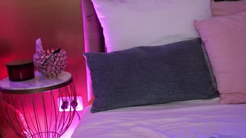 Amelia online show from November 28, 2025, 7:00 am