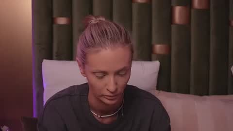 Amelia online show from July 9, 2026, 8:02 pm