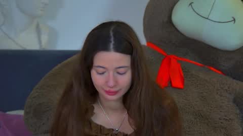 Amelia online show from October 21, 2025, 7:03 pm