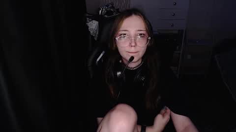 Snapshot of ameliakamishiro chatting on December 18, 2025, 4:24 pm Amelia online show from December 18, 2025, 4:24 pm