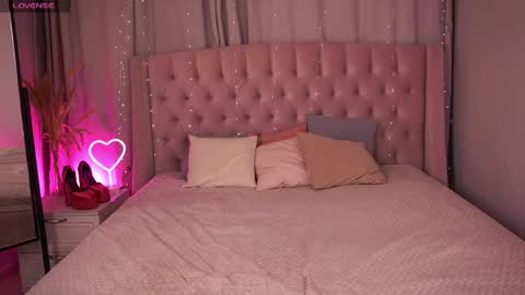  Amelia  online show from April 18, 2026, 4:16 am