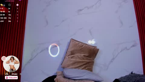 Alejandra  online show from January 17, 2025, 7:08 am