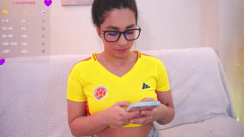 Alejandra  online show from September 10, 2025, 3:39 am