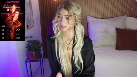 Snapshot of amelieaxie chatting on January 23, 2025, 6:49 am Isabella online show from January 23, 2025, 6:49 am