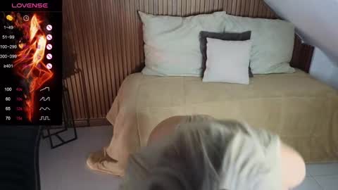 Snapshot of amelieaxie chatting on March 10, 2025, 7:32 am Isabella online show from March 10, 2025, 7:32 am